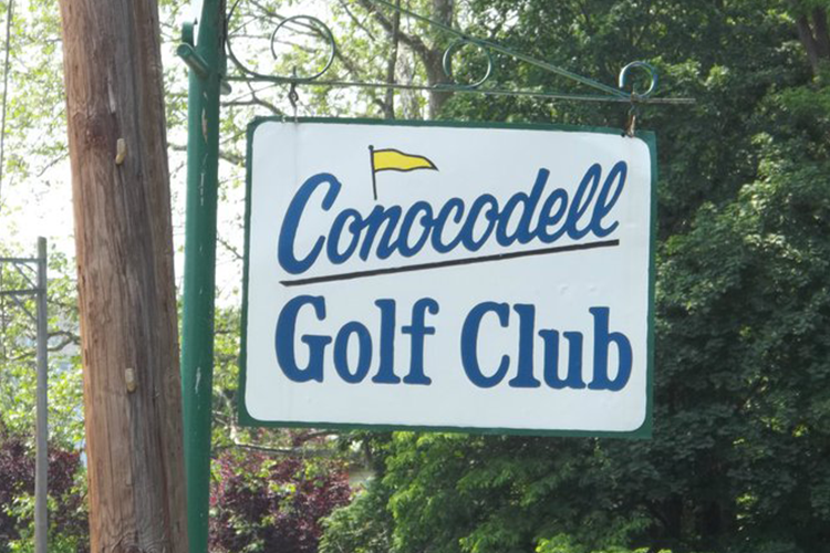 Conocodell Golf Club Sign
